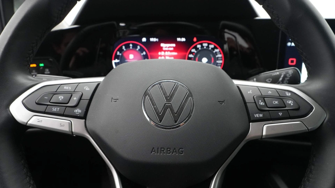 Volkswagen Golf 1.0 TSI 110pk Life Business