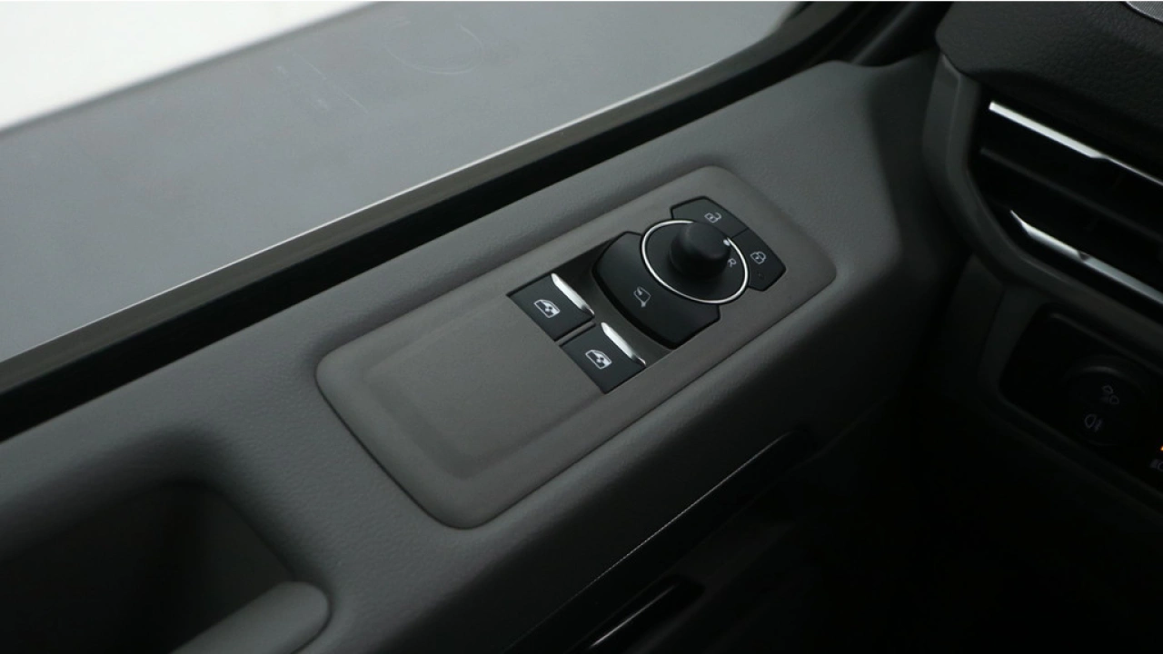 VW Bedrijfswagens E-Transporter L2H1 64kWh 160kW 218PK RWD Style-Intro