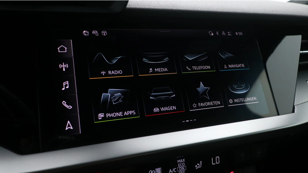 Audi A3 Limousine 30 TFSI S-Line edition | Zwart optiek | LMV | PDC | Navigatie | Carplay |