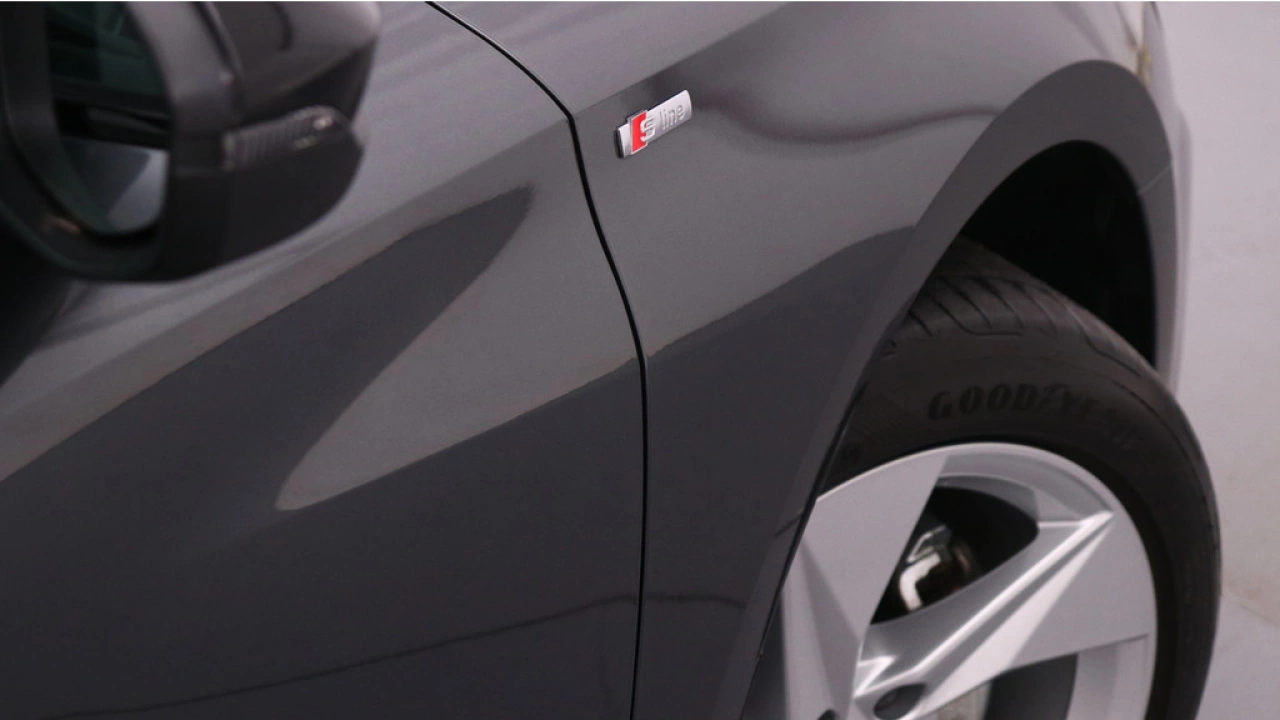 Audi A3 Limousine 30 TFSI S-Line edition | Zwart optiek | LMV | PDC | Navigatie | Carplay |