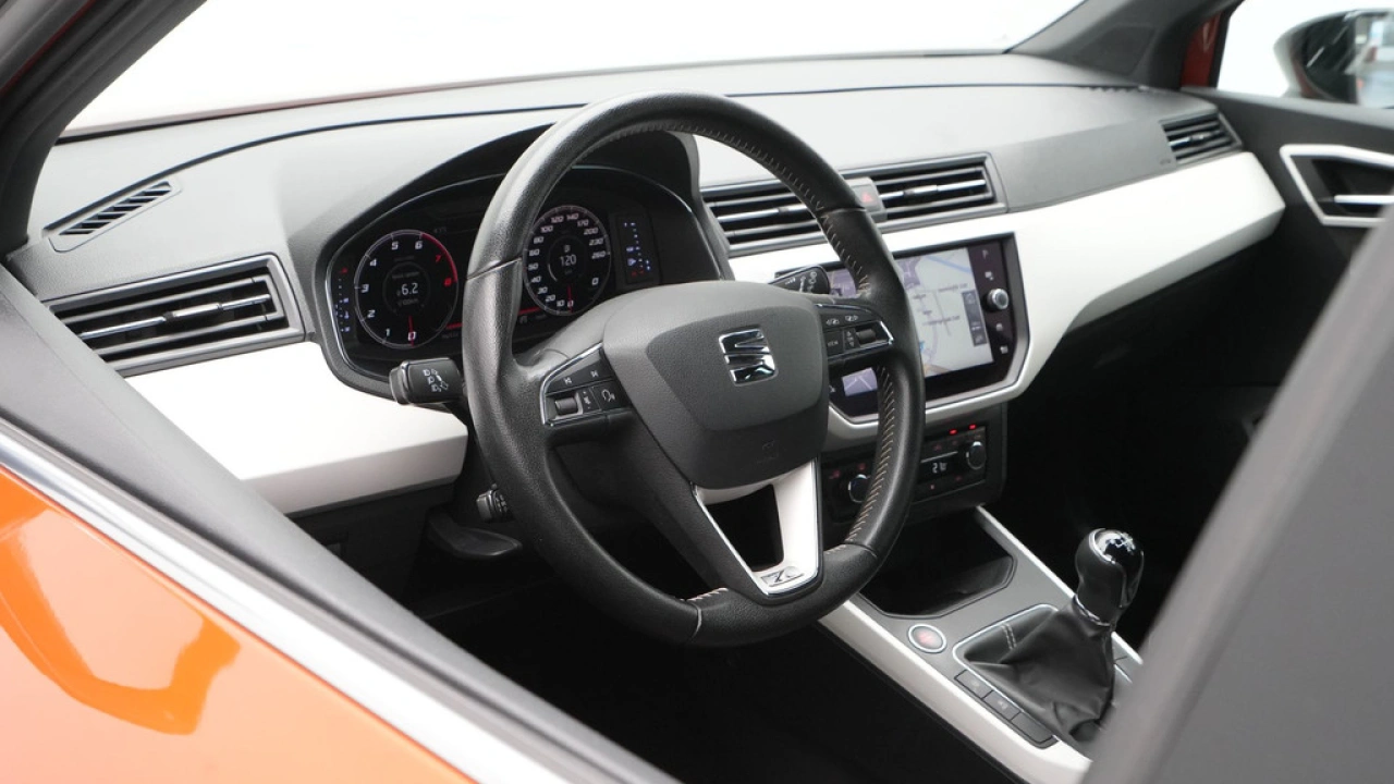 SEAT Arona 1.0 TSI 95pk Xcellence Business Intense