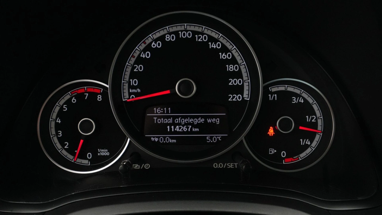 Volkswagen up! 1.0 BMT move up!