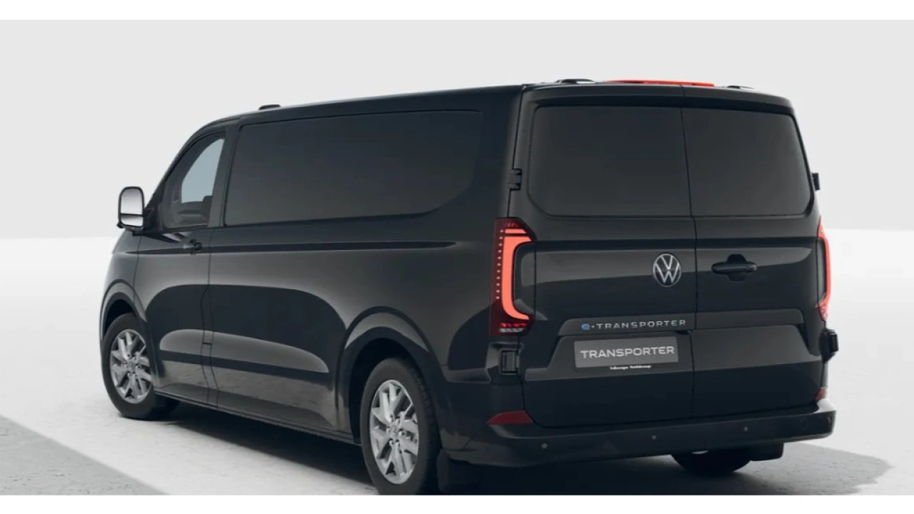 VW Bedrijfswagens E-Transporter L2H1 286pk 64kWh RWD Bulli