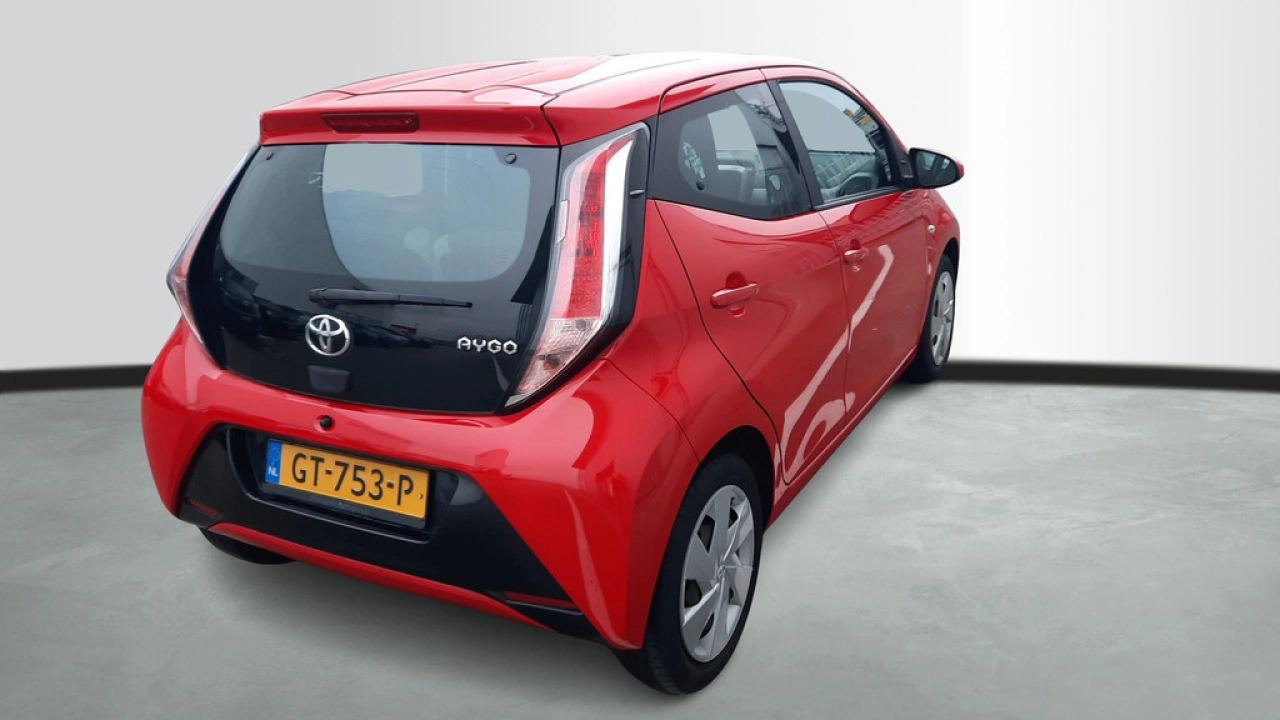 Toyota Aygo 1.0 VVT-i x-play