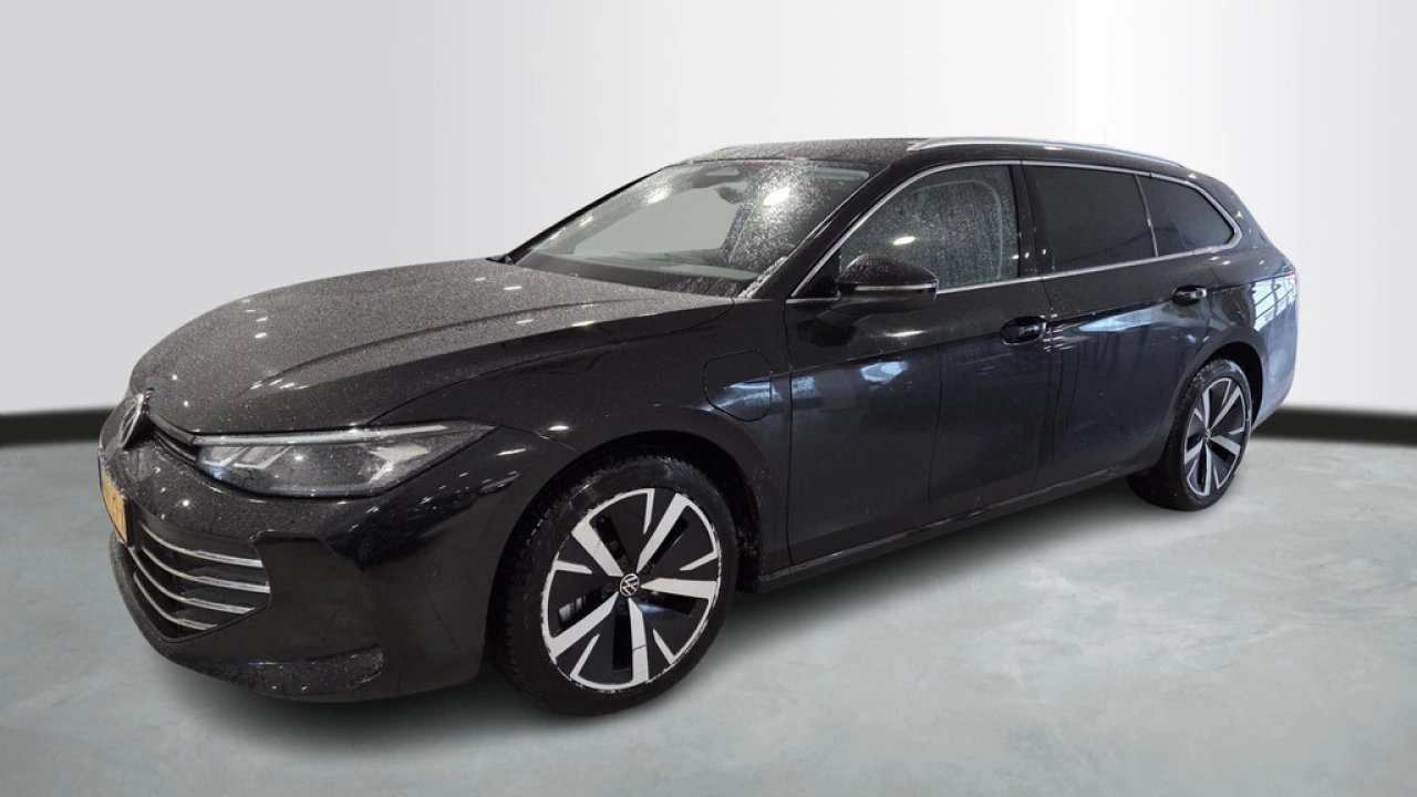 Volkswagen Passat Variant 1.5 eHybrid Business | Design Pakket | Trekhaak | Interieur Pakket |