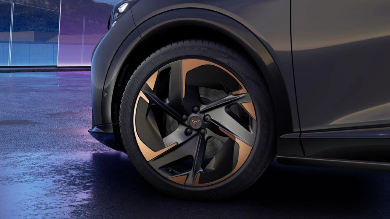 CUPRA Tavascan 77kWh Elektromotor 286 1AT Adrenaline