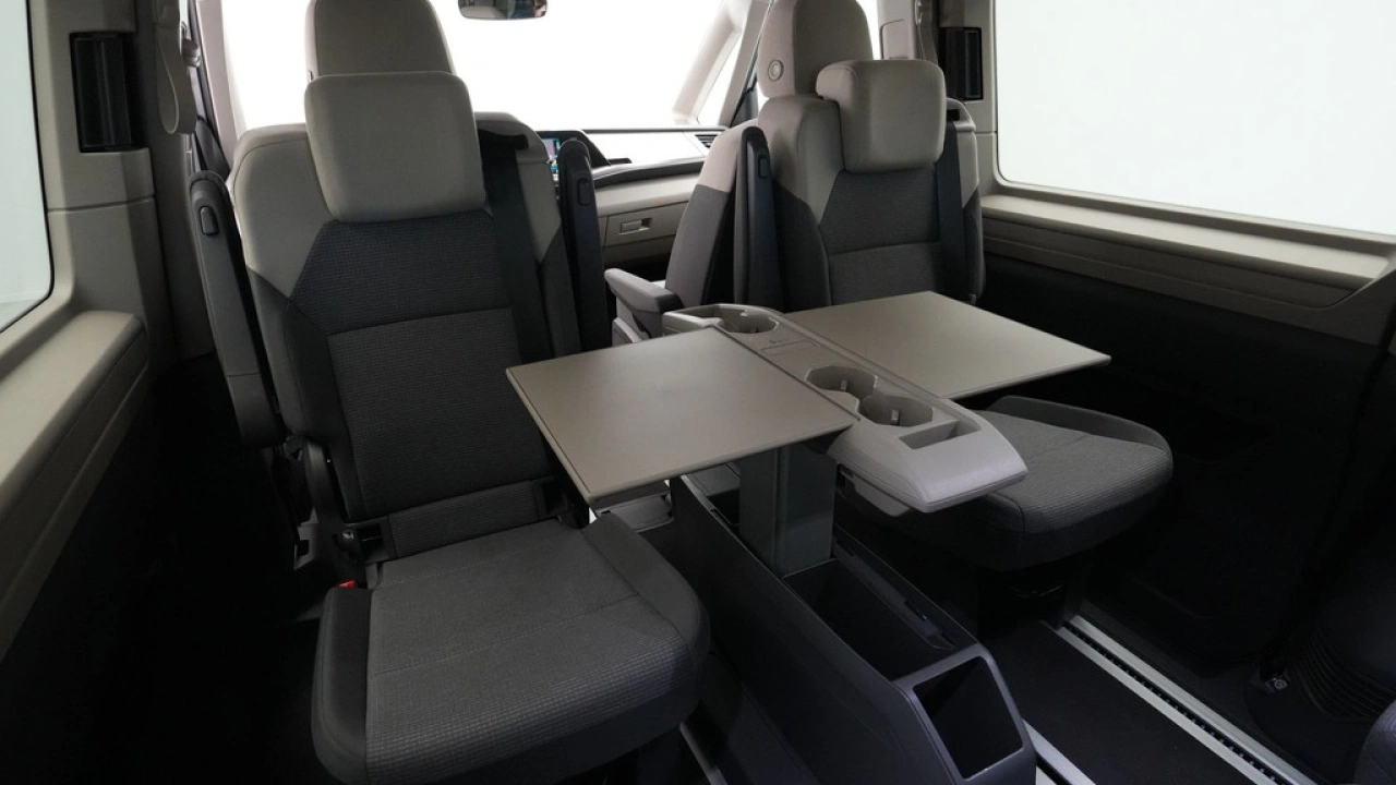 VW Bedrijfswagens Multivan L2H1 1.5 PHEV eHybrid 19,7kWh 180kW 245PK Economy Business DSG 4MOTION