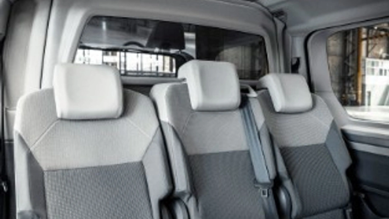 VW Bedrijfswagens Multivan toCargo L2H1 1.5TSI PHEV eHybrid 19,7kWh 245pk DSG 4Motion Business