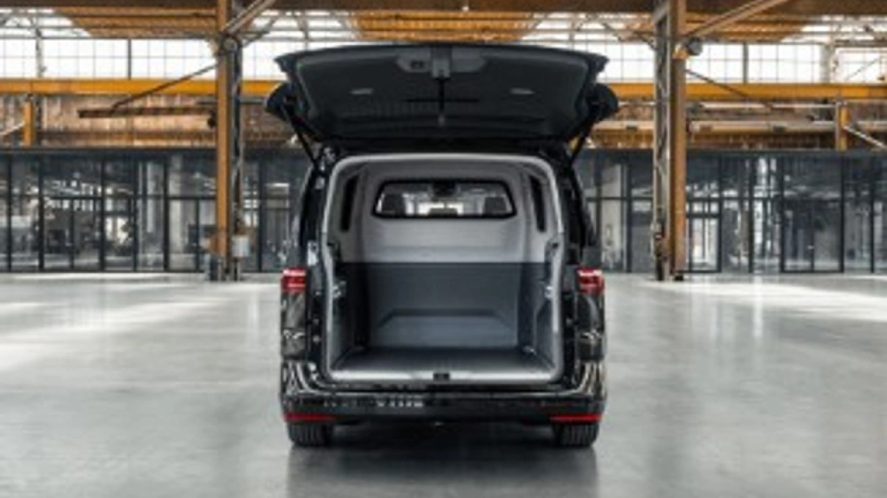 VW Bedrijfswagens Multivan toCargo L2H1 1.5TSI PHEV eHybrid 19,7kWh 245pk DSG 4Motion Business