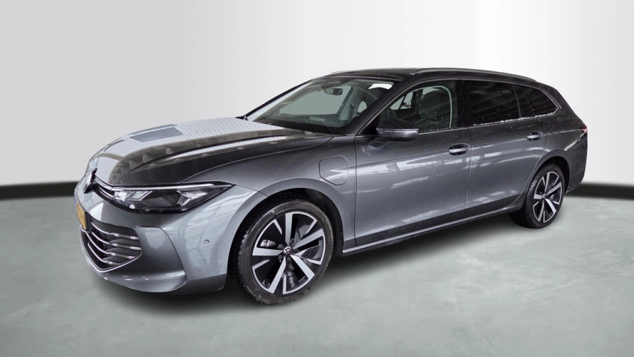 Volkswagen Passat Variant 1.5 eHybrid Business | Design Pakket | Trekhaak | Interieur Pakket |