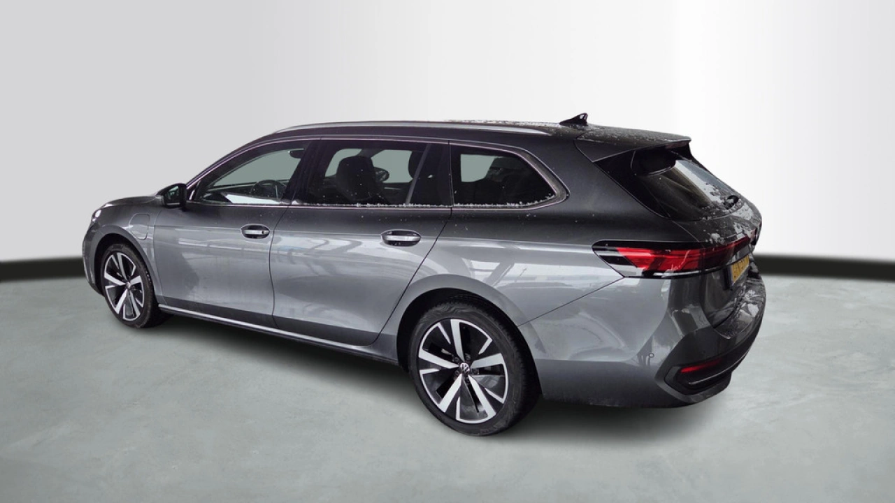 Volkswagen Passat Variant 1.5 eHybrid Business | Design Pakket | Trekhaak | Interieur Pakket |