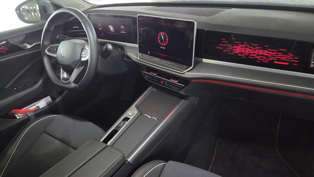 Volkswagen Passat Variant 1.5 eHybrid Business | Design Pakket | Trekhaak | Interieur Pakket |