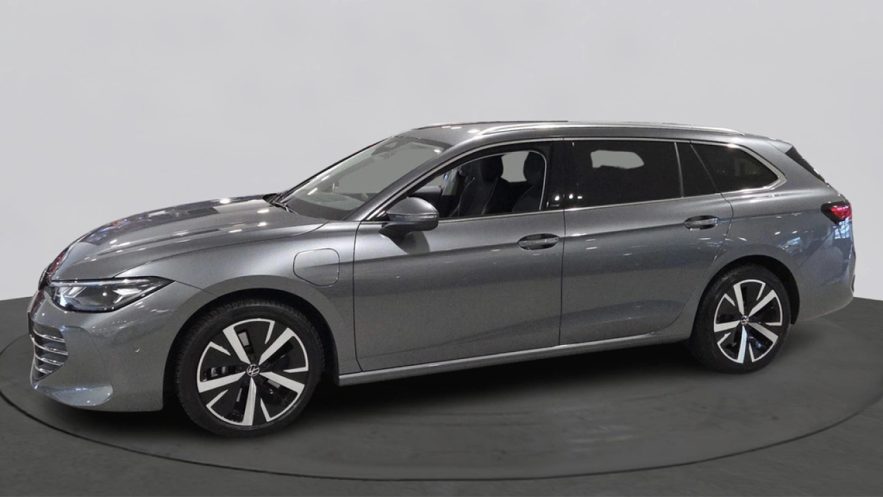 Volkswagen Passat Variant 1.5 eHybrid Business | Design Pakket | Trekhaak | Interieur Pakket |