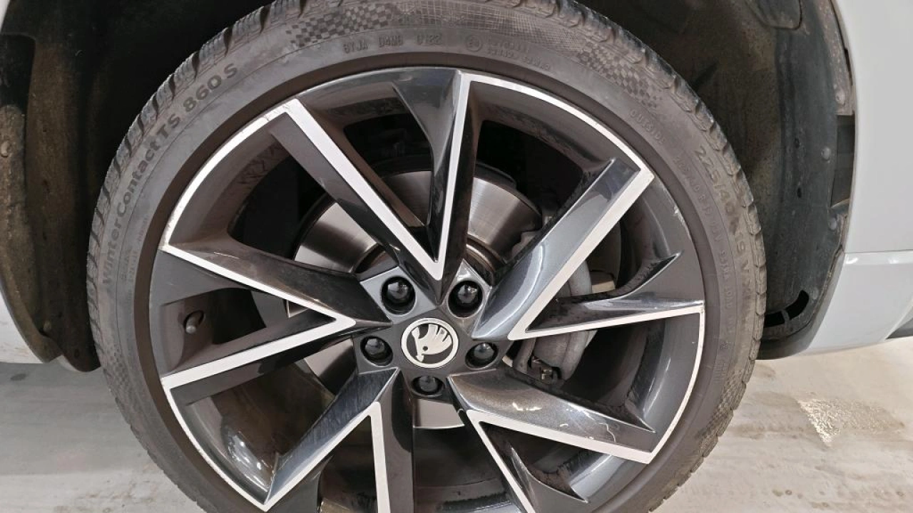 Škoda Karoq 1.5 TSI ACT Sportline Business