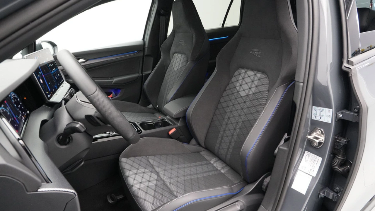 Volkswagen GOLF Variant 1.5 eTSI R-Line Edition