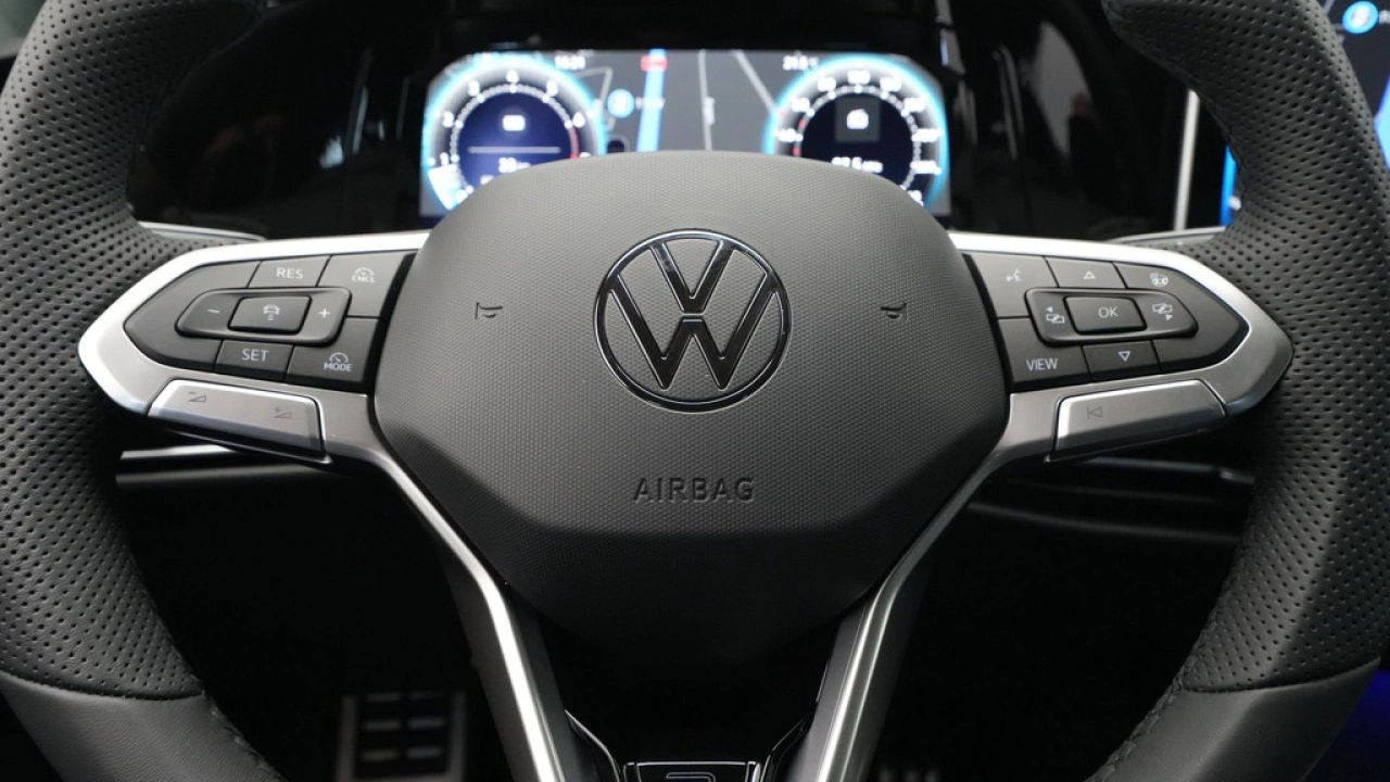 Volkswagen GOLF Variant 1.5 eTSI R-Line Edition