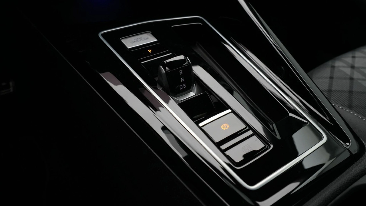 Volkswagen GOLF Variant 1.5 eTSI R-Line Edition