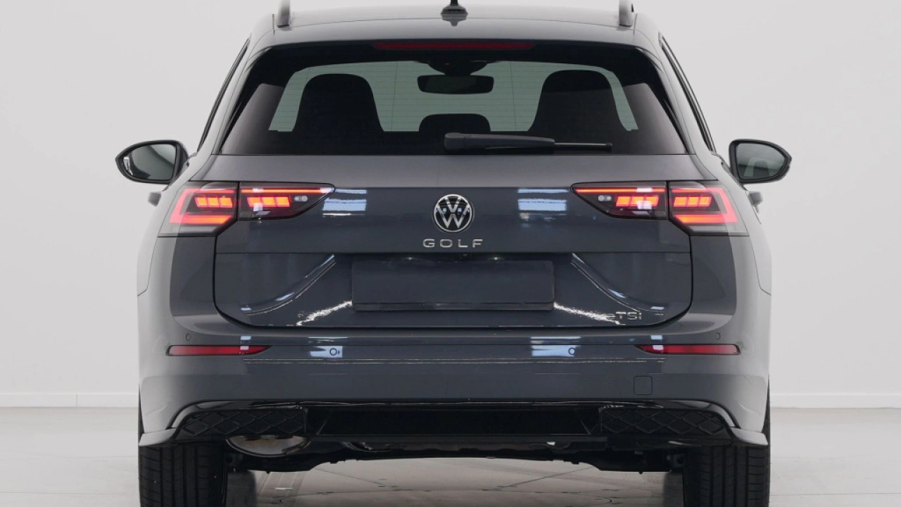 Volkswagen GOLF Variant 1.5 eTSI R-Line Edition