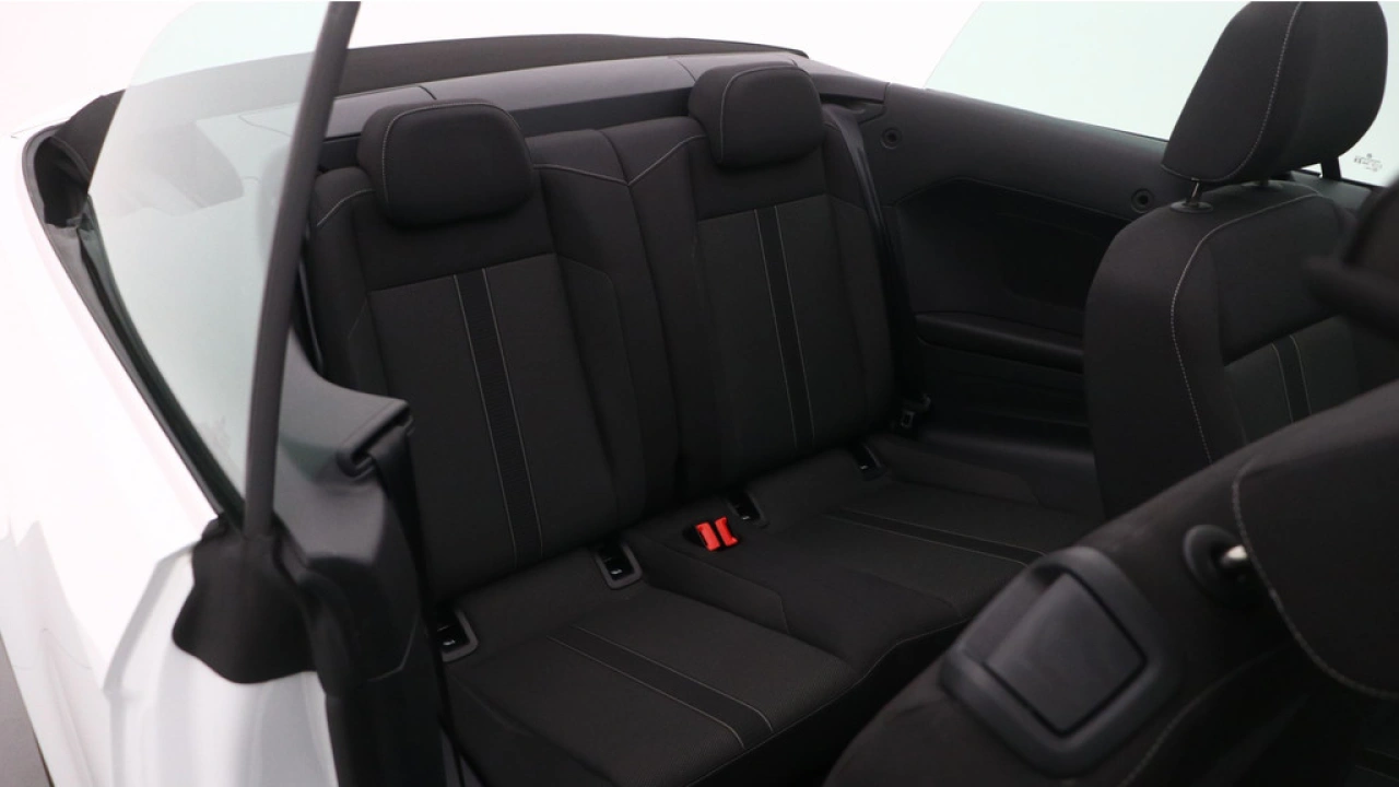 Volkswagen T-Roc Cabrio 1.5 TSI 150pk DSG Style Navigatie Trekhaak