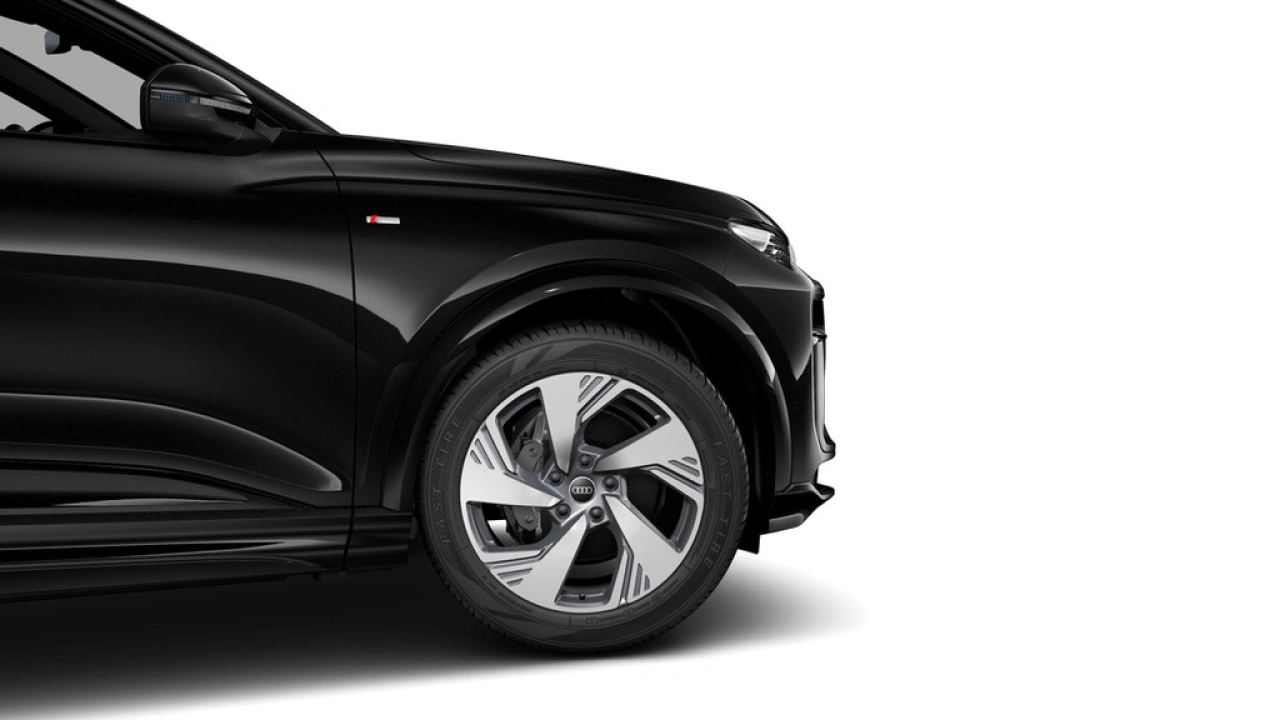 Audi Q6 e-tron performance 306 1AT S Edition