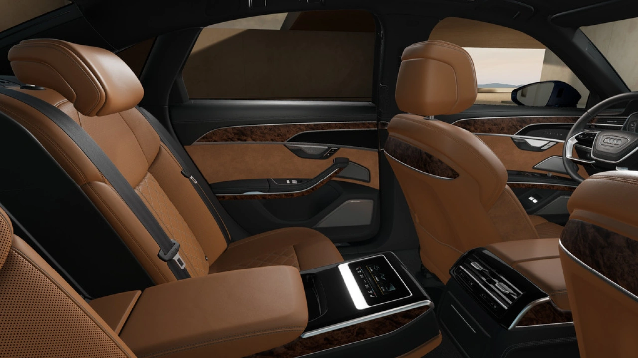 Audi A8 60 TFSI e Quattro 462pk / Achteras besturing / Massagestoelen