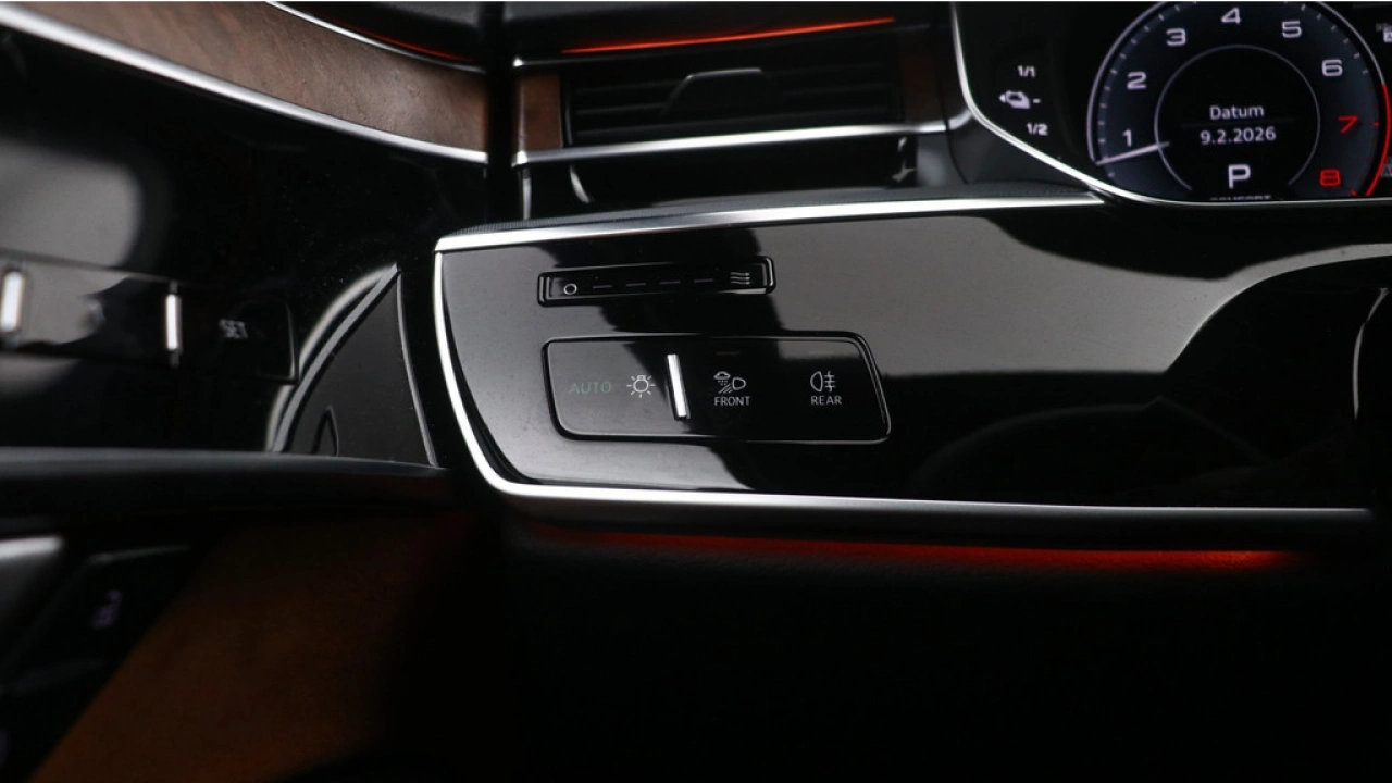 Audi A8 60 TFSI e Quattro 462pk / Achteras besturing / Massagestoelen