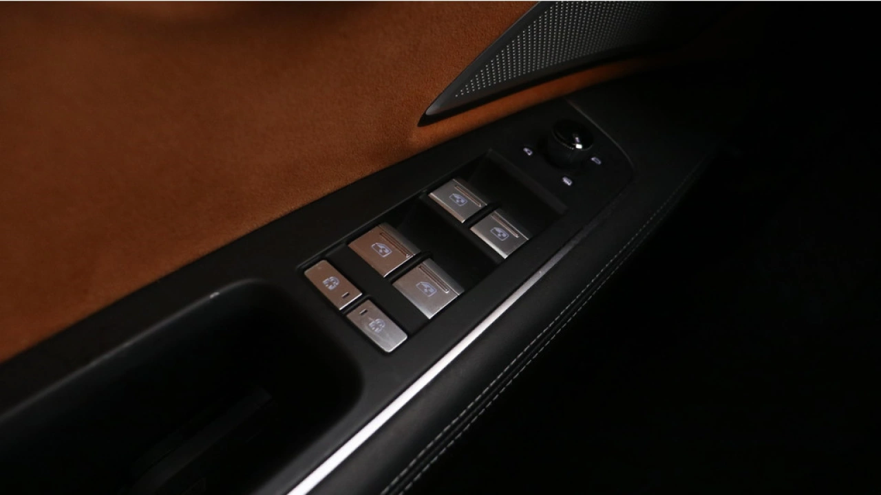 Audi A8 60 TFSI e Quattro 462pk / Achteras besturing / Massagestoelen