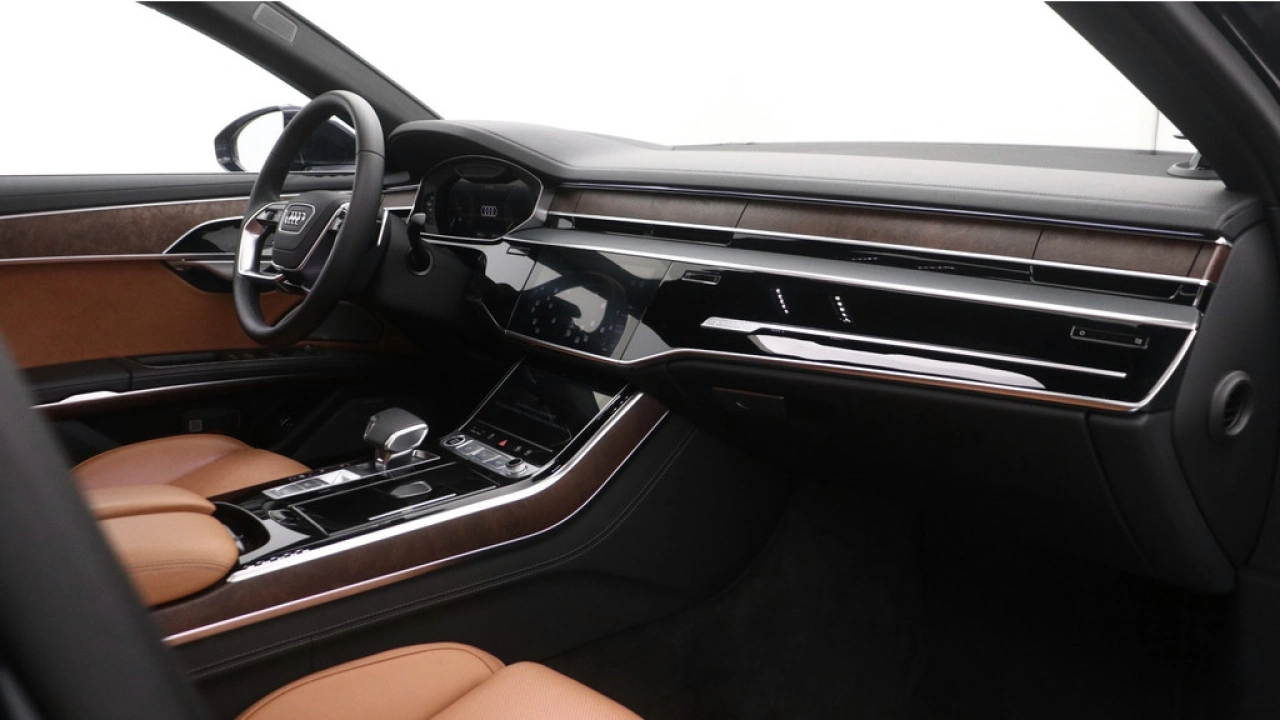 Audi A8 60 TFSI e Quattro 462pk / Achteras besturing / Massagestoelen