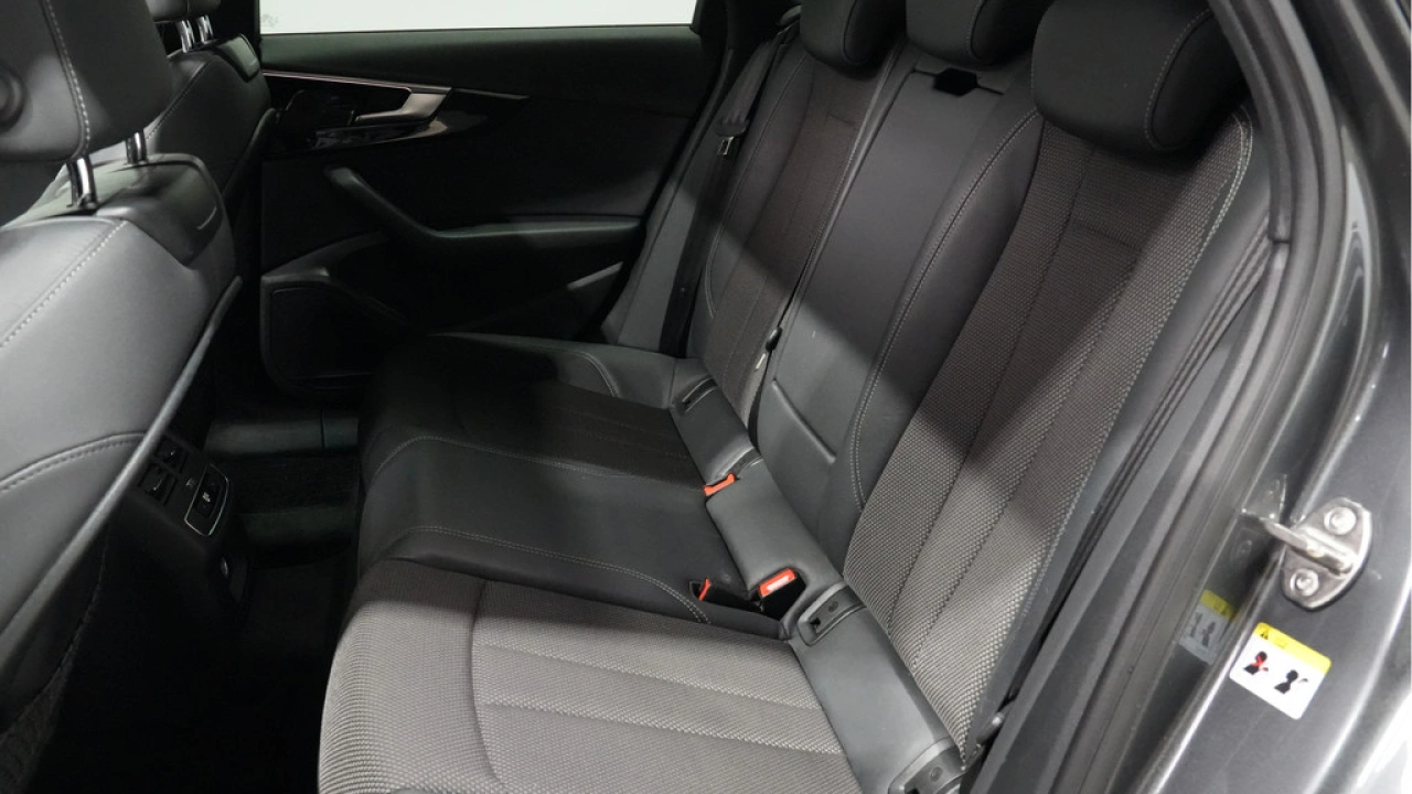 Audi A4 Avant 35 TFSI 150pk Automaat S edition Competition