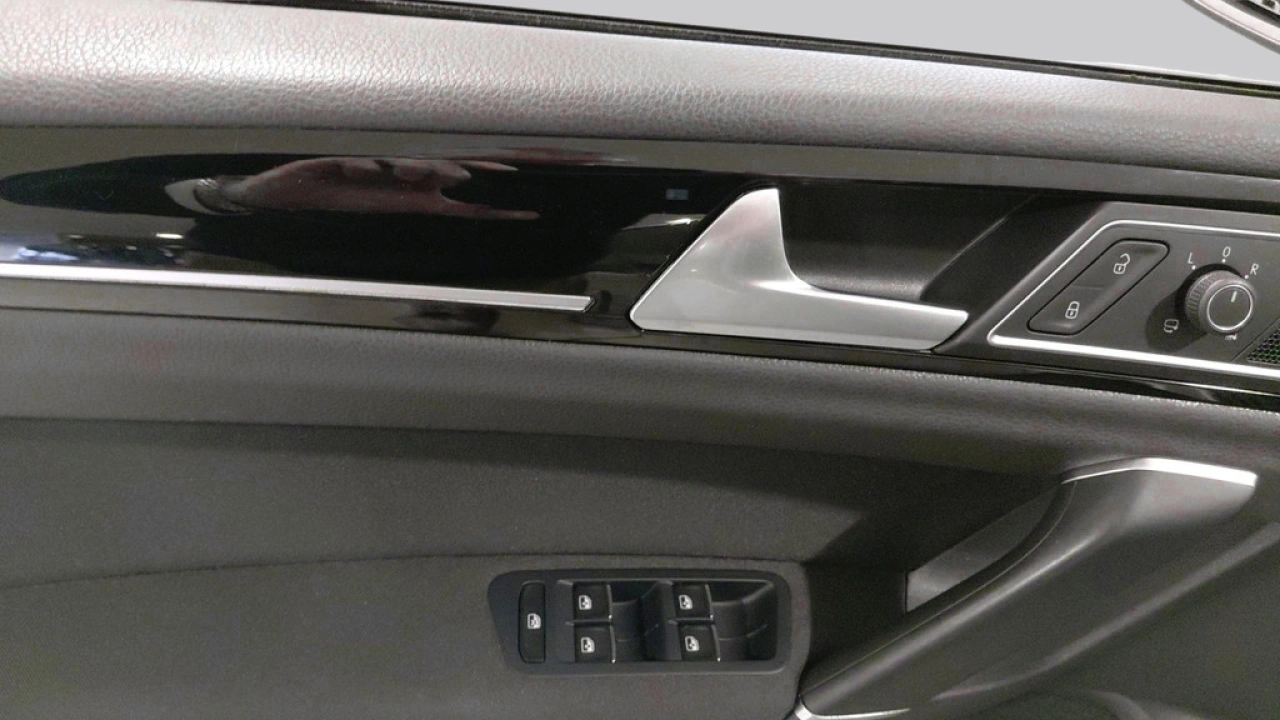 Volkswagen Golf Sportsvan 1.4 TSI Automaat | Highline | Trekhaak | Navigatie | 1e eigenaar! |