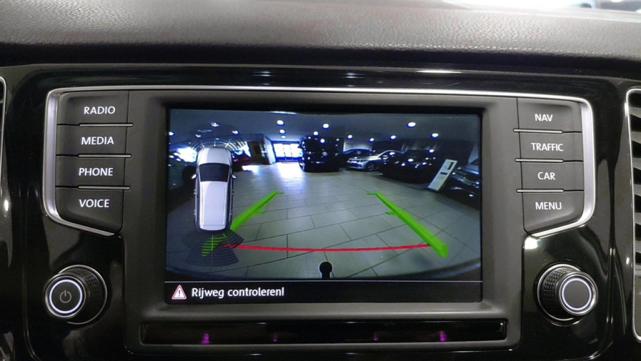 Volkswagen Golf Sportsvan 1.4 TSI Automaat | Highline | Trekhaak | Navigatie | 1e eigenaar! |