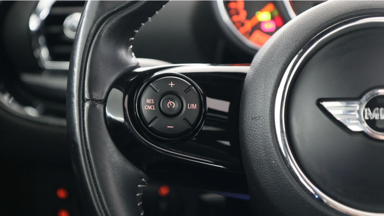 MINI Clubman 1.5 136pk Cooper Chili Automaat