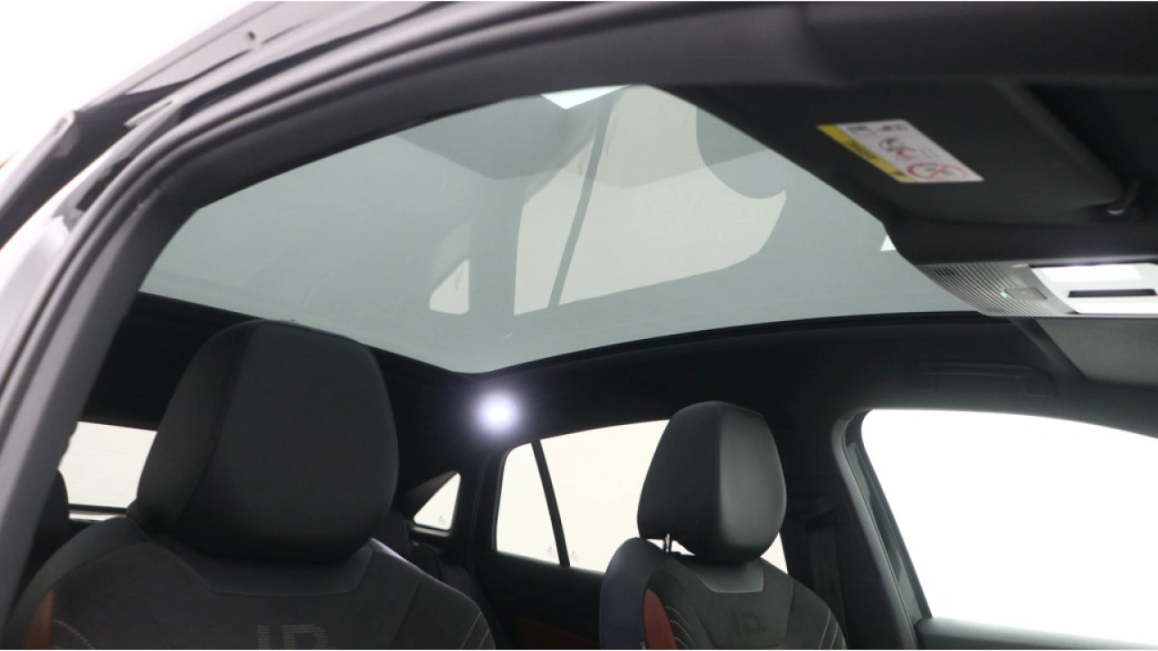 Volkswagen ID.5 Pro 77 kWh 204pk Matrix Panoramadak Trekhaak