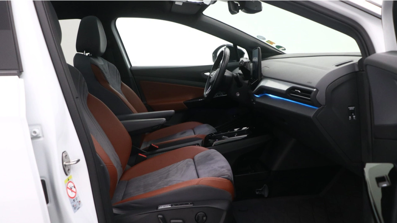 Volkswagen ID.4 1st Max 77 kWh 204pk SOH 90% Panoramadak Trekhaak