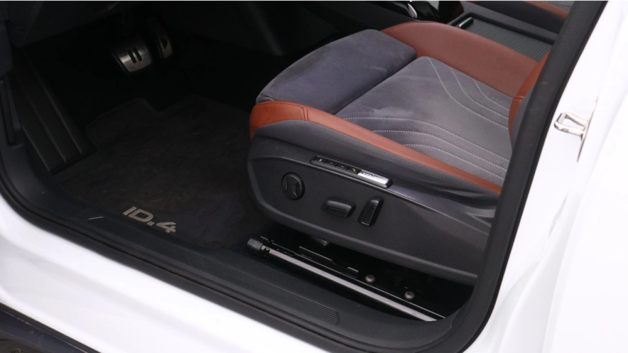 Volkswagen ID.4 1st Max 77 kWh 204pk SOH 90% Panoramadak Trekhaak