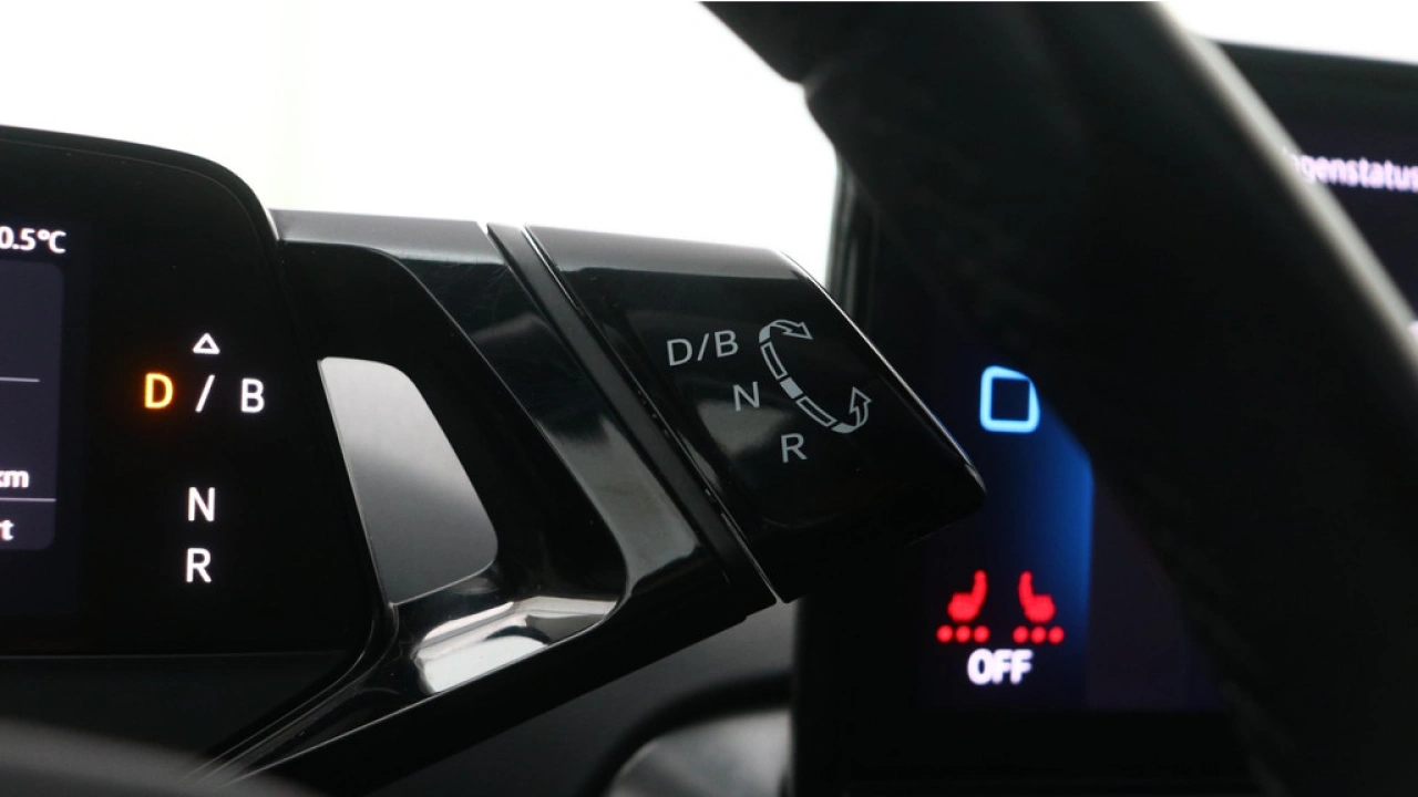 Volkswagen ID.4 1st Max 77 kWh 204pk SOH 90% Panoramadak Trekhaak