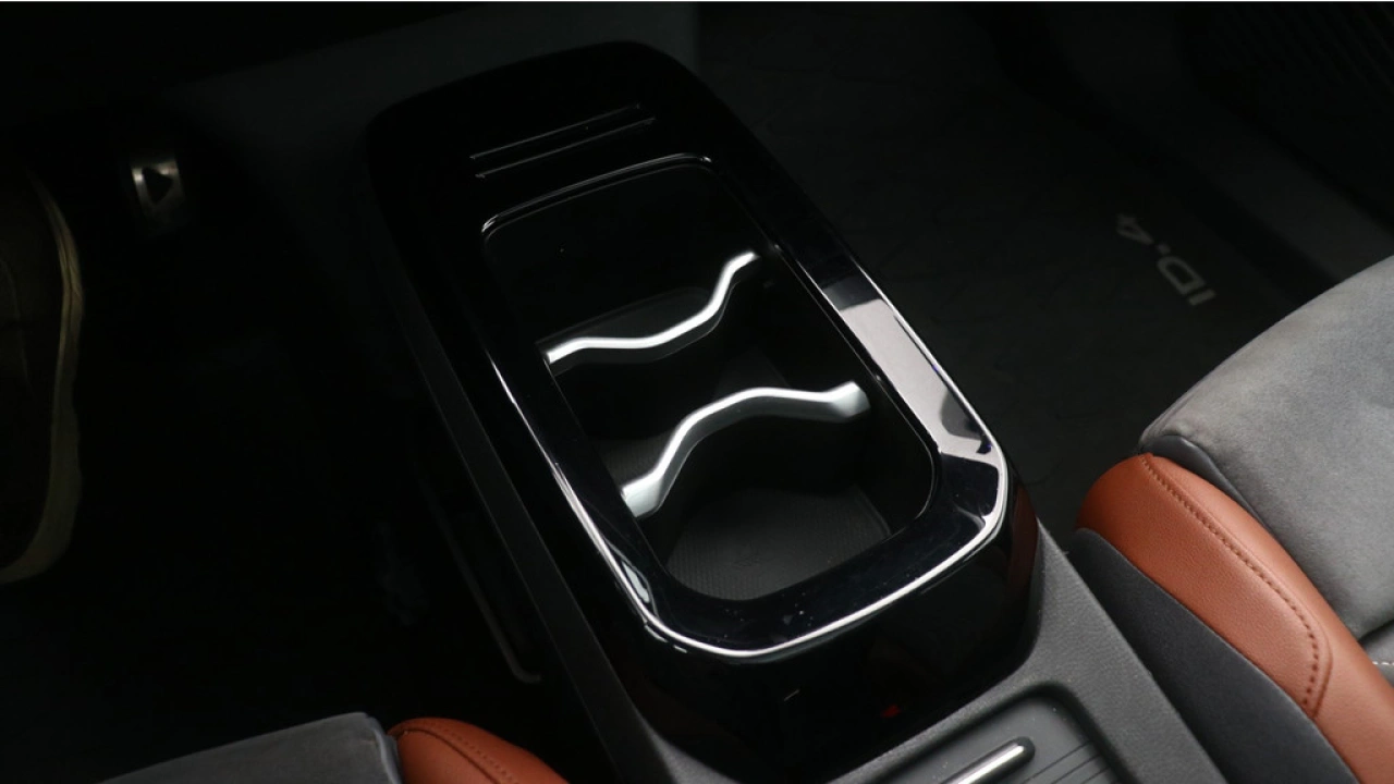 Volkswagen ID.4 1st Max 77 kWh 204pk SOH 90% Panoramadak Trekhaak