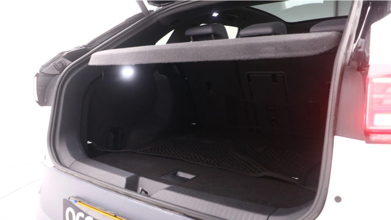 Volkswagen ID.4 1st Max 77 kWh 204pk SOH 90% Panoramadak Trekhaak