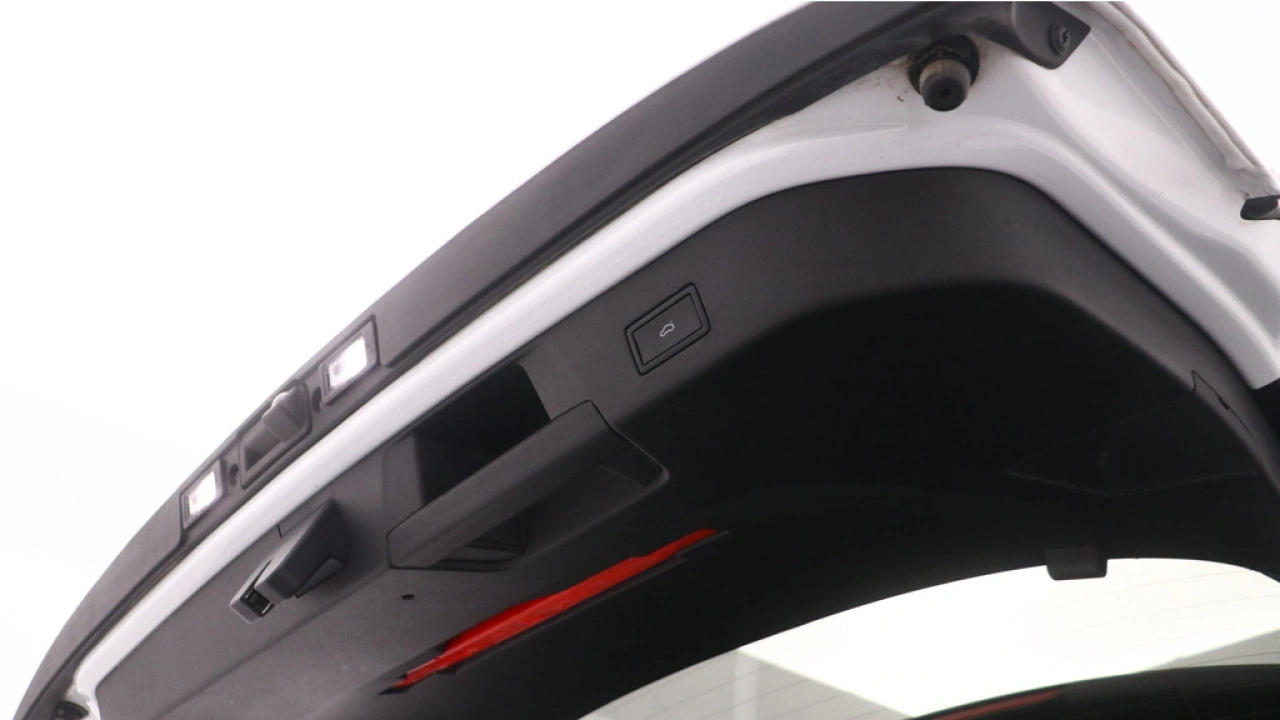 Volkswagen ID.4 1st Max 77 kWh 204pk SOH 90% Panoramadak Trekhaak