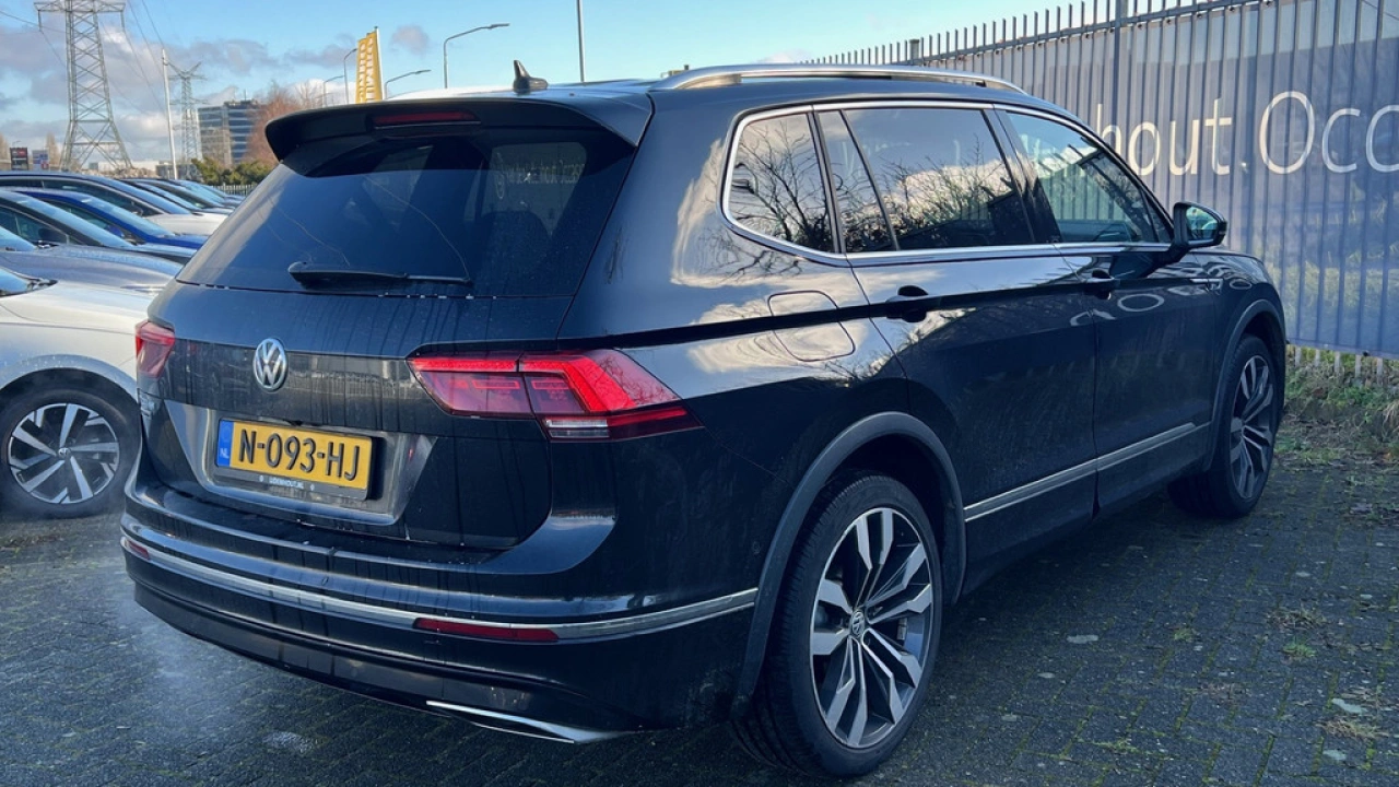 Volkswagen Tiguan Allspace 1.5 TSI 150pk DSG Highline Business R 7p. Panoramadak