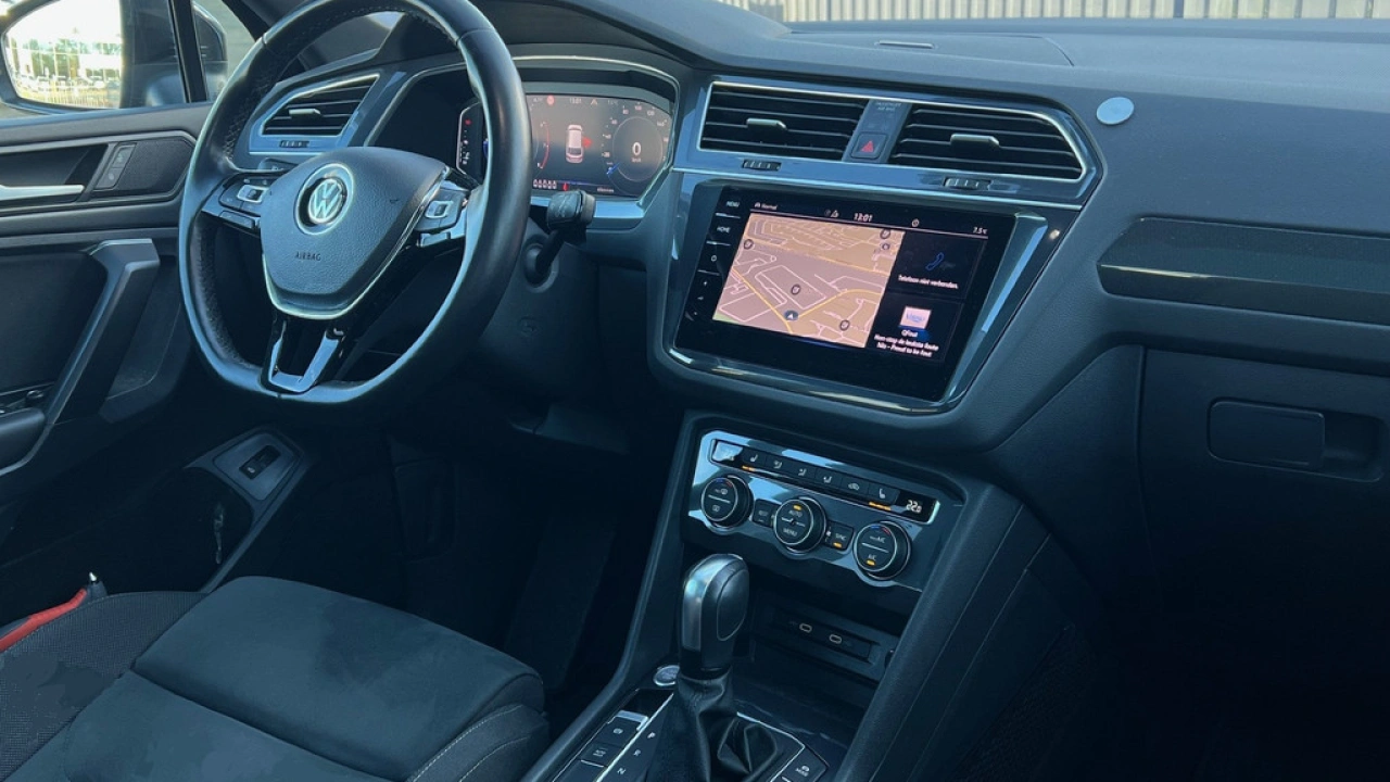 Volkswagen Tiguan Allspace 1.5 TSI 150pk DSG Highline Business R 7p. Panoramadak