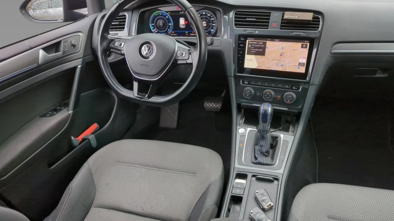 Volkswagen e-Golf e-Golf 136pk