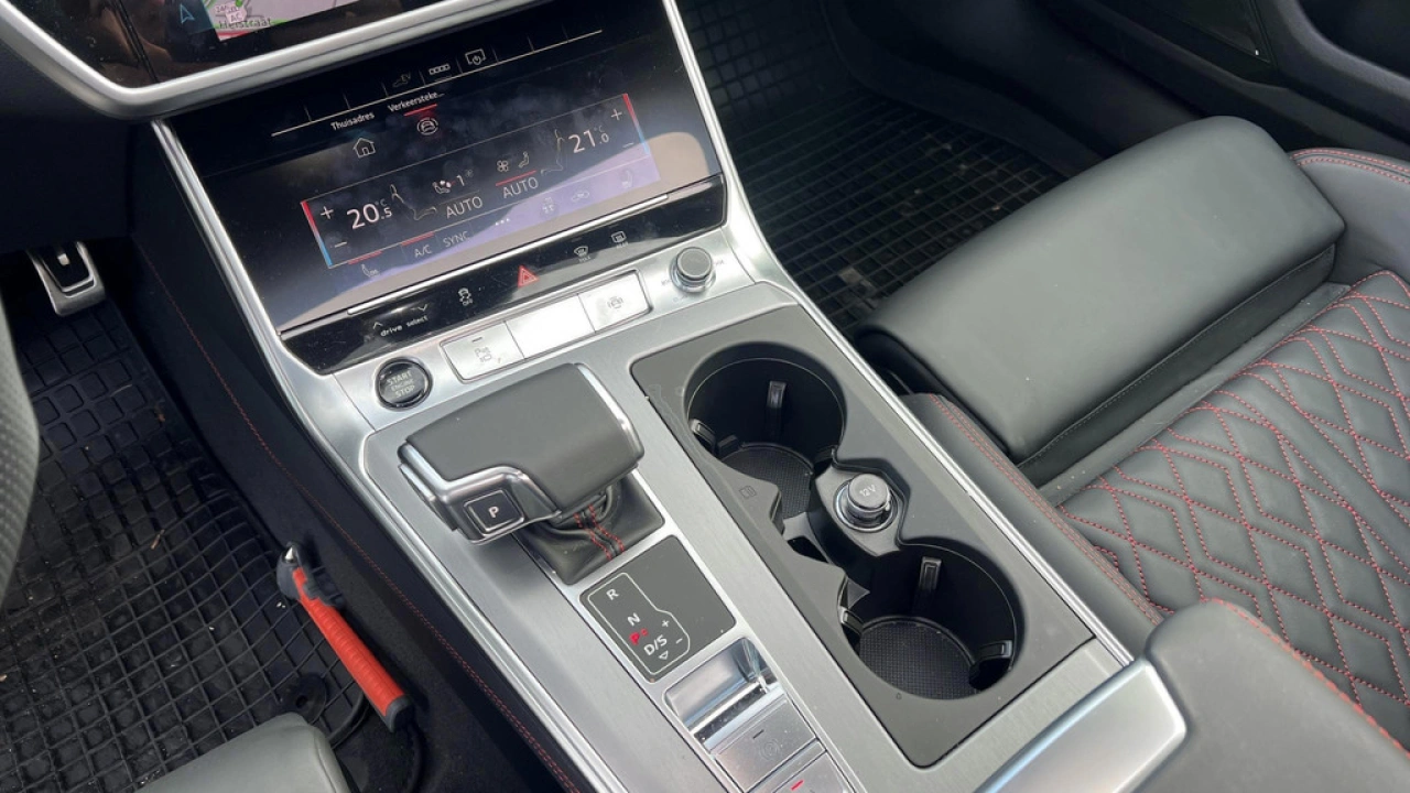 Audi A6 Avant 55 TFSI e 367pk Quattro Pro Line S Competition / Panoramadak / B&O