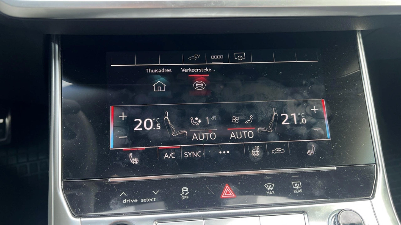 Audi A6 Avant 55 TFSI e 367pk Quattro Pro Line S Competition / Panoramadak / B&O