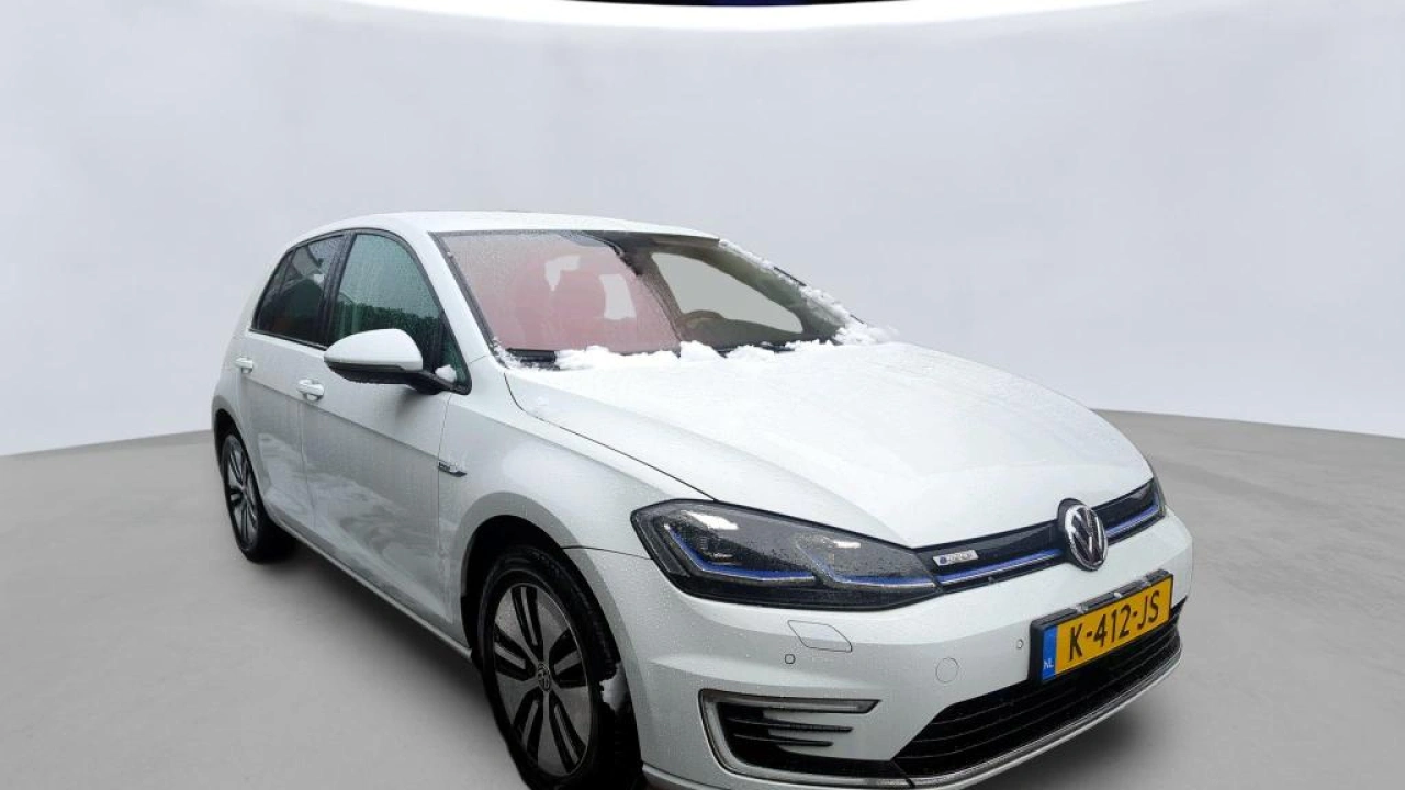 Volkswagen e-Golf E-DITION | Warmtepomp | digitale cockpit | Winterpakket | Nieuw binnen |