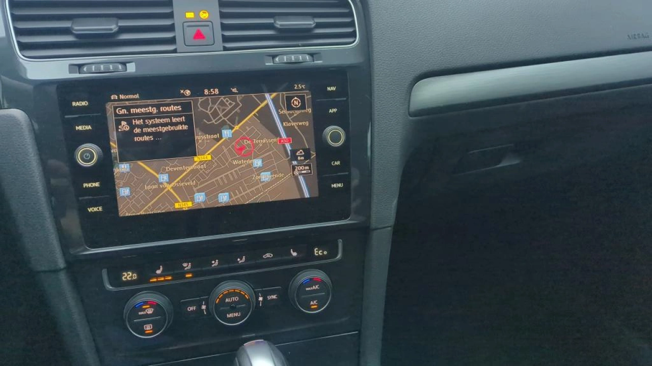 Volkswagen e-Golf E-DITION | Warmtepomp | digitale cockpit | Winterpakket | Nieuw binnen |