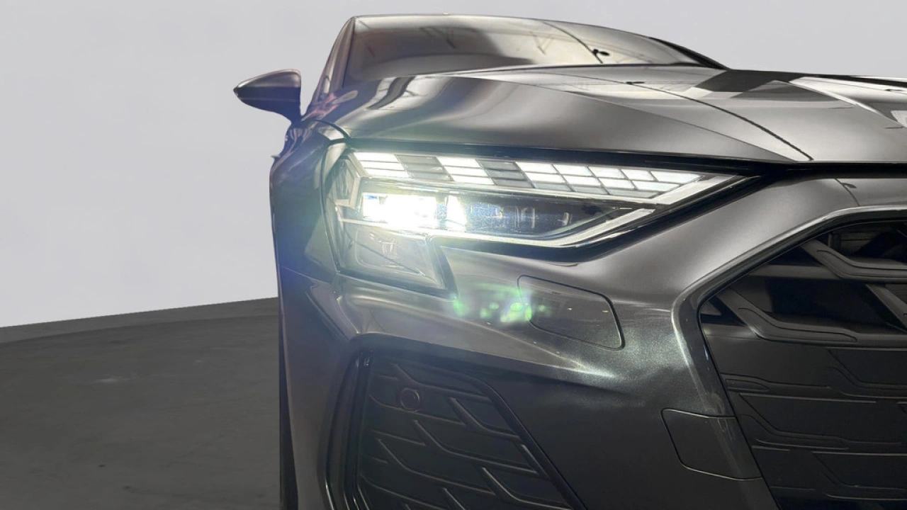 Audi A3 Sportback 30 TFSI 116Pk S Edition / Camera / Parkeerhulp Plus / Lichtpakket Pro