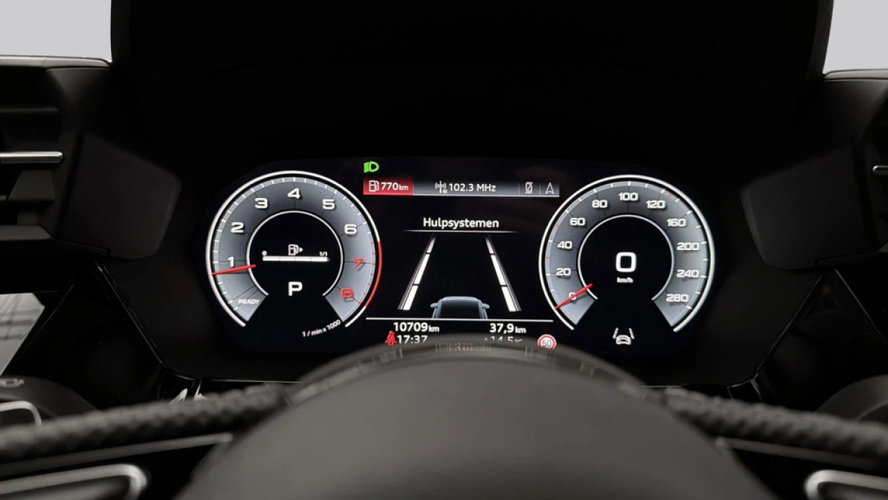 Audi A3 Sportback 30 TFSI 116Pk S Edition / Camera / Parkeerhulp Plus / Lichtpakket Pro