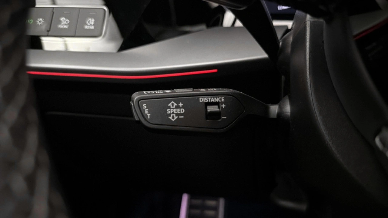 Audi A3 Sportback 30 TFSI 116Pk S Edition / Camera / Parkeerhulp Plus / Lichtpakket Pro