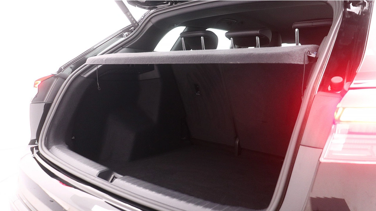 Audi Q4 e-tron 45 quattro S Edition 82 kWh | Assistentie Plus | Zwart optiek | Carplay |